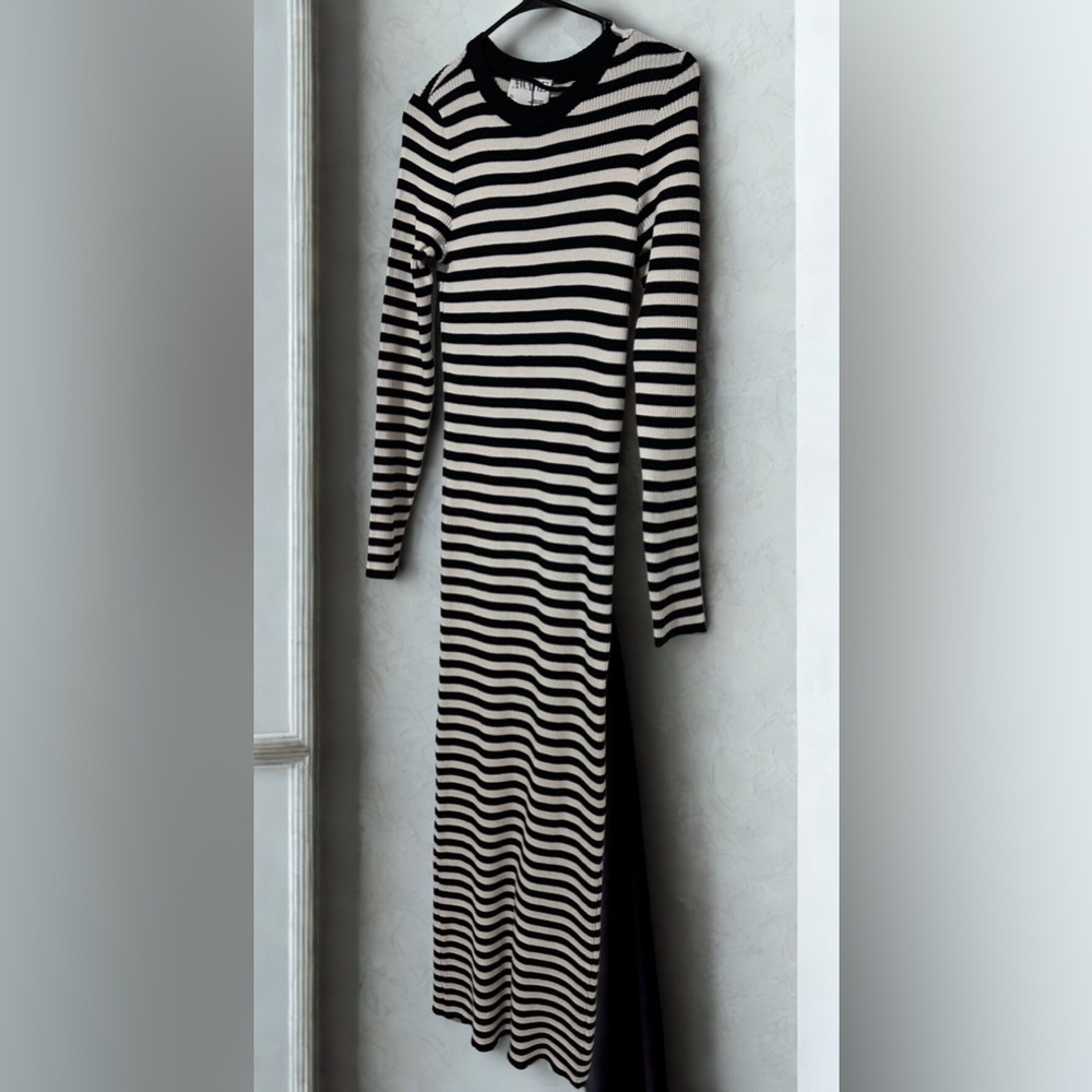 New! Maxi Sweater Dress~ ribbed knit with crew neck and back slit~ NWT ~ sz L